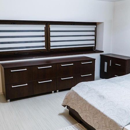 Vila Carolina Apulum Villa Alba Iulia Exteriör bild