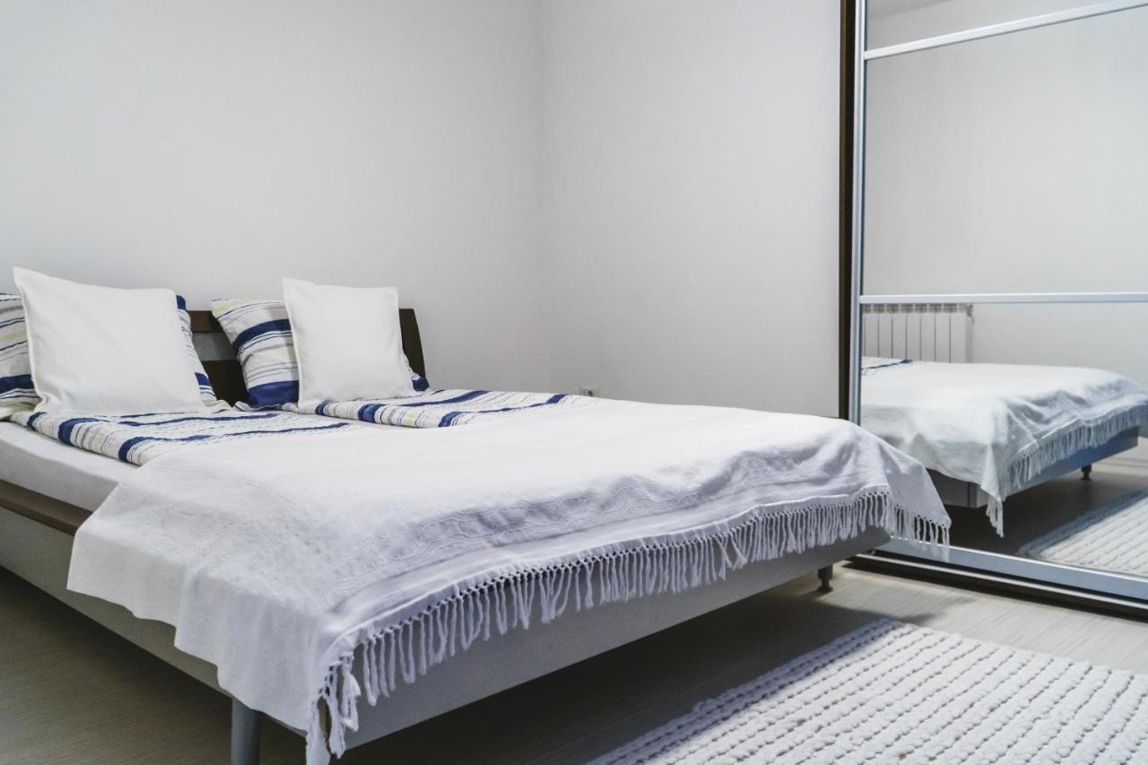 Vila Carolina Apulum Villa Alba Iulia Exteriör bild