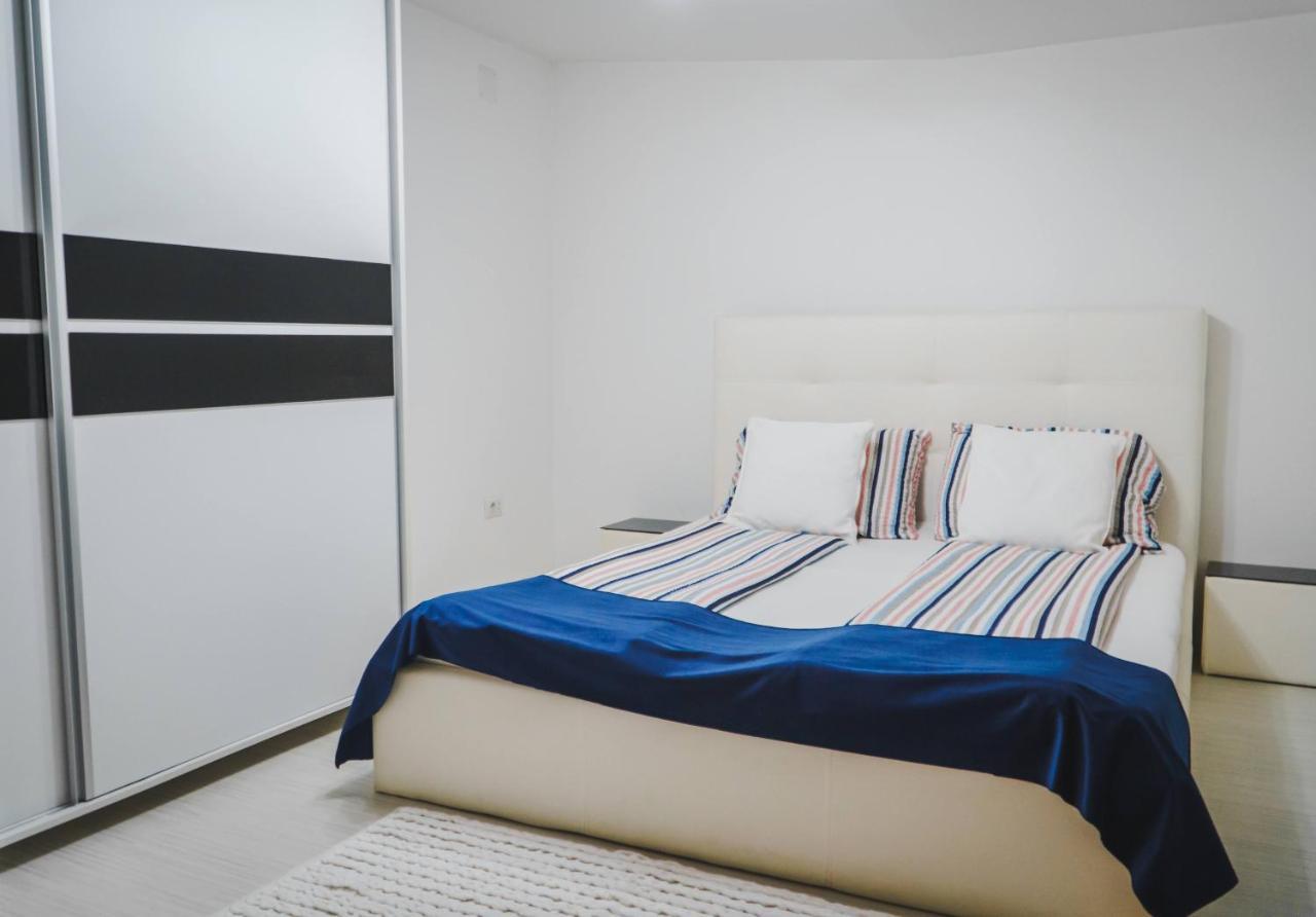 Vila Carolina Apulum Villa Alba Iulia Exteriör bild