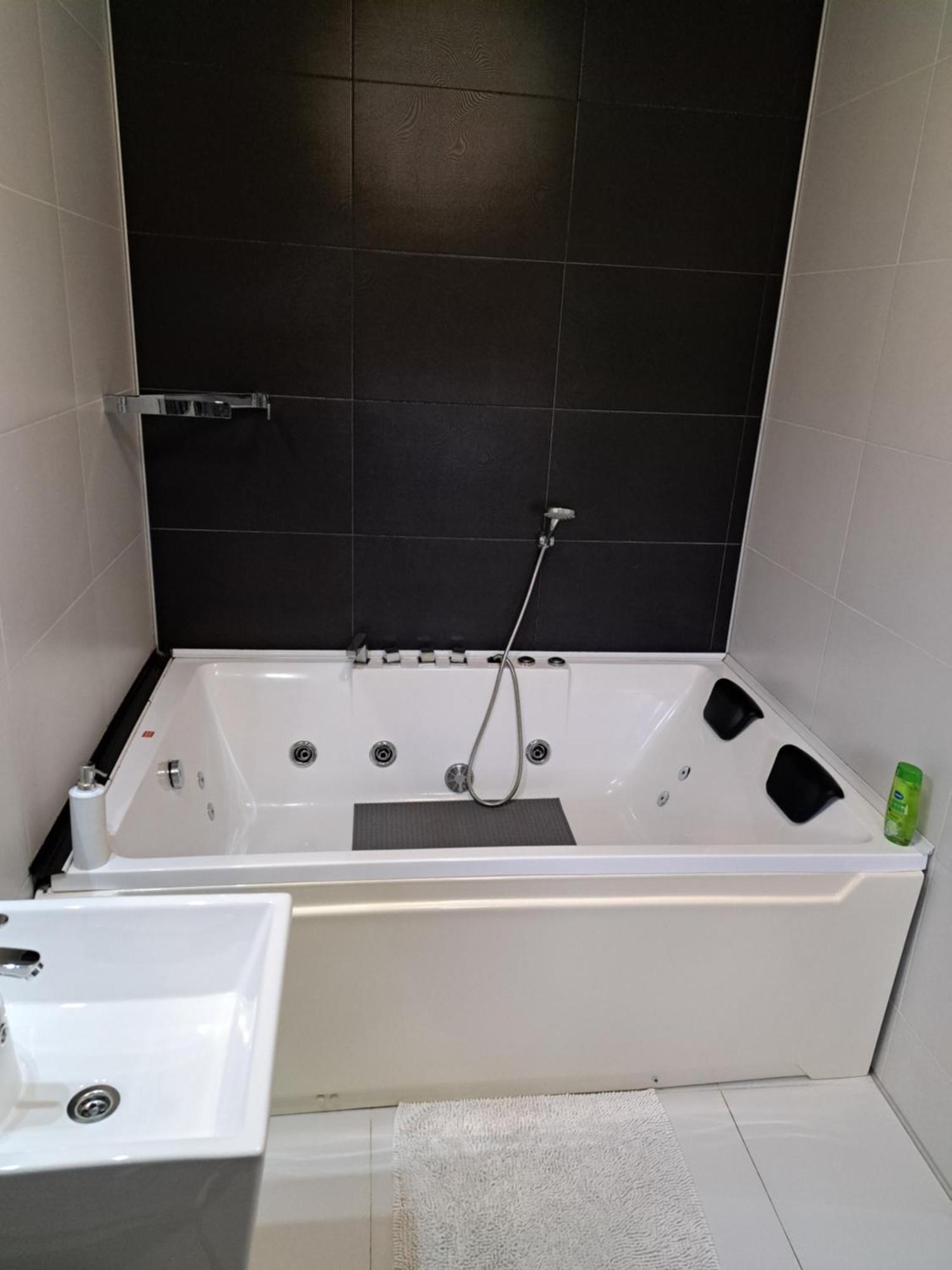 Vila Carolina Apulum Villa Alba Iulia Exteriör bild