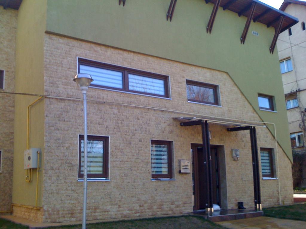 Vila Carolina Apulum Villa Alba Iulia Exteriör bild